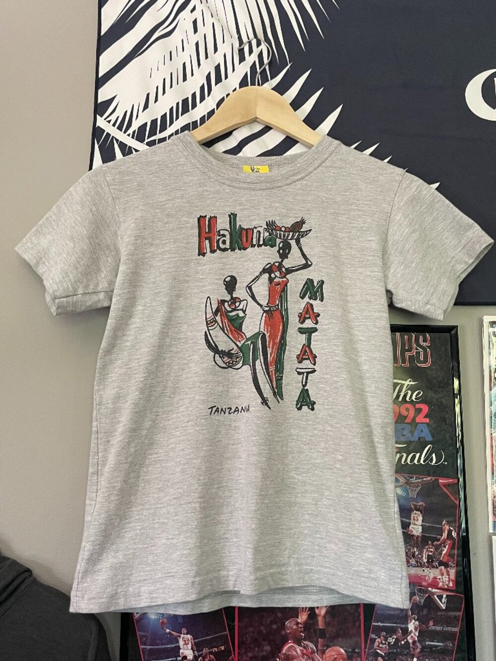Vintage Hakuna Matata Graphic T-shirt